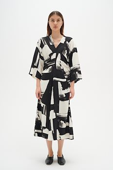 → InWear printed | Shop your new dress from InWear