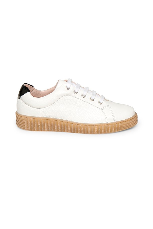 full white shoe